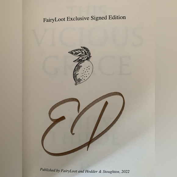 Fairyloot Thos Vicious Grace Special Edition - Picture 5 of 5